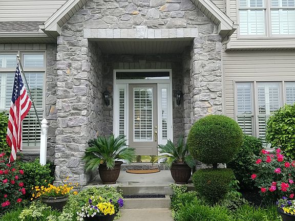 2nd image of 18 Farmhouse Ln