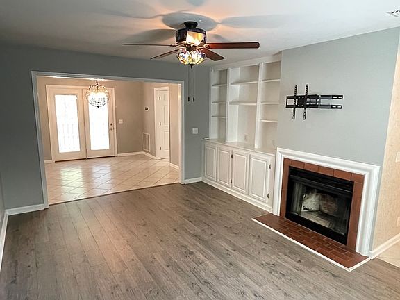 3rd image of 228 Cottage Pl