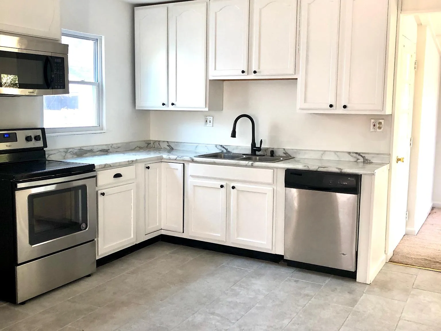 2813 Hilldale Ave — Photo 3