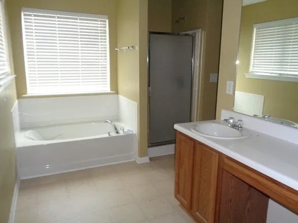 3 bed, 2.5 bath, 1682 sqft, $2,035 — Photo 4