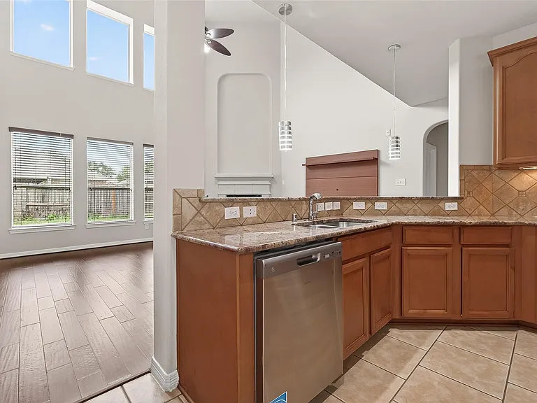 24526 Avellino Ct — Photo 20