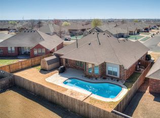 2117 Oak Dr, Moore, OK 73170