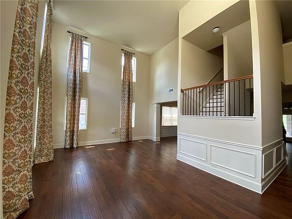 2nd image of 530 Eldridge Dr