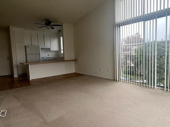3rd image of 1353 S Carmelina Ave APT 201