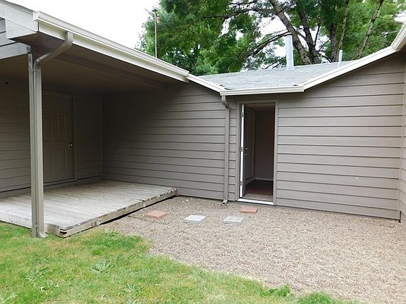 5th image of 2295 Hazel Ave NE