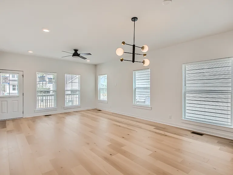 1113 Alcove Way — Photo 6