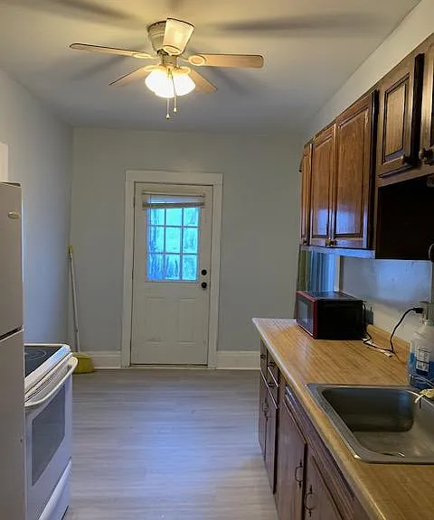706 Glenwood Ave — Photo 3