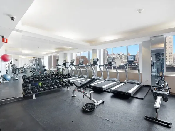 350 East 82nd Street image 13 of 15