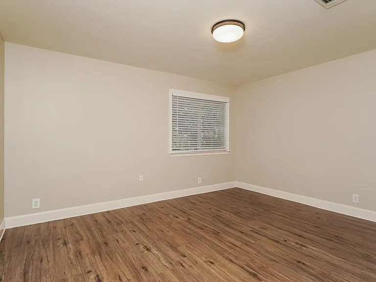 607 Limestone Flt — Photo 15