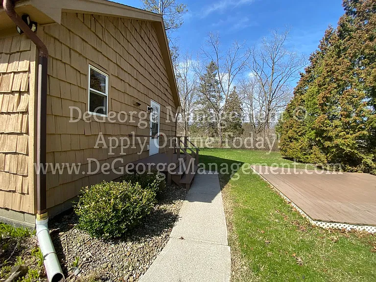 311 1/2 Washington St — Photo 6