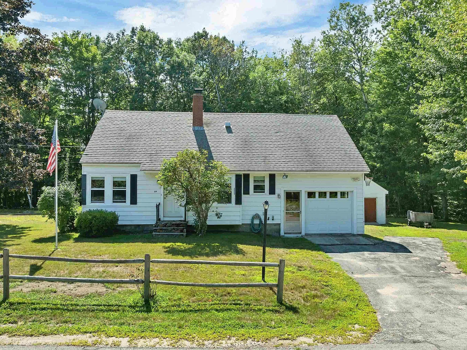 3 bed, 1.5 bath, 1368 sqft, $2,200 — Photo 1
