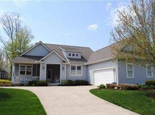 1932 Pembrooke Ln, Avon, OH 44011