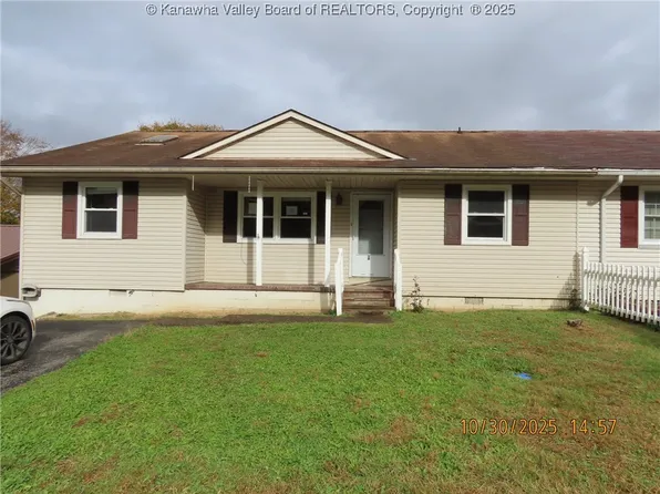 102 Michael Dr, Elkview, WV 25071
