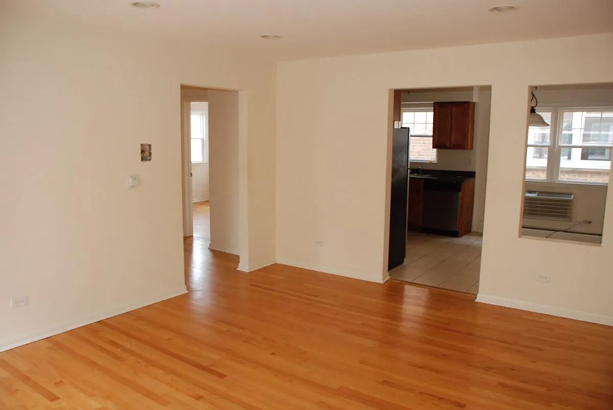 2 bed, 1000 sqft, $1,650 — Photo 3