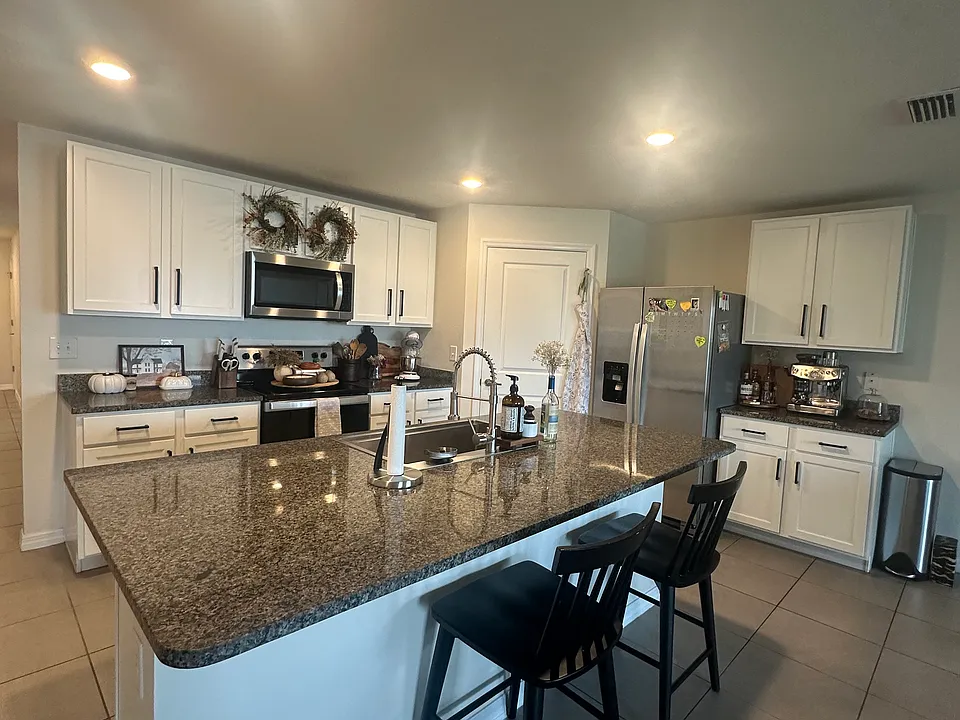 10216 Moosehead Dr