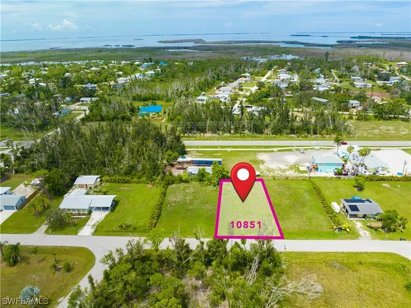 10851 Peatre Rd, Bokeelia, FL 33922