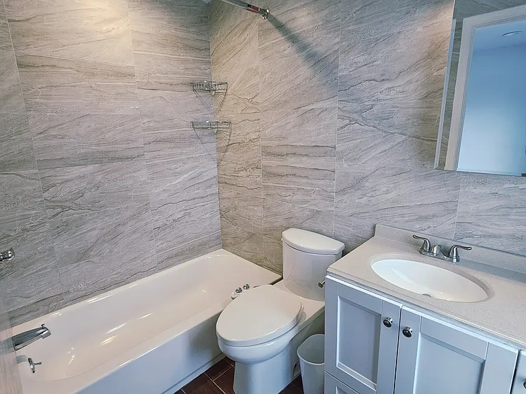 657 N 11th St #2 — Photo 11