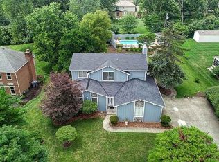 7961 Hunters Ridge Dr, West Chester, OH 45069