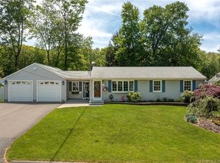 15 Lox Ln, Enfield, CT 06082