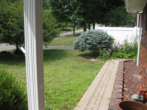 3rd image of 3011 Columbia Dr