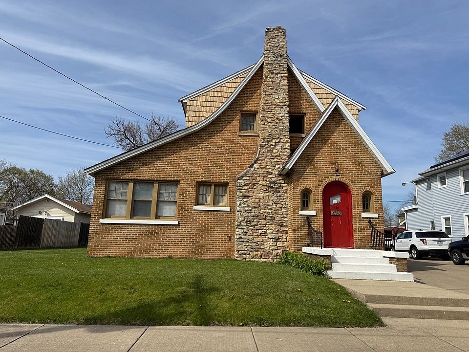 2nd image of 610 E Benton St