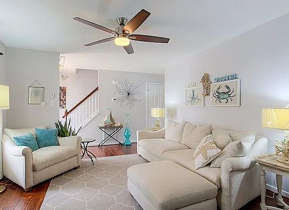 5th image of 9724 Willow Glen Ln