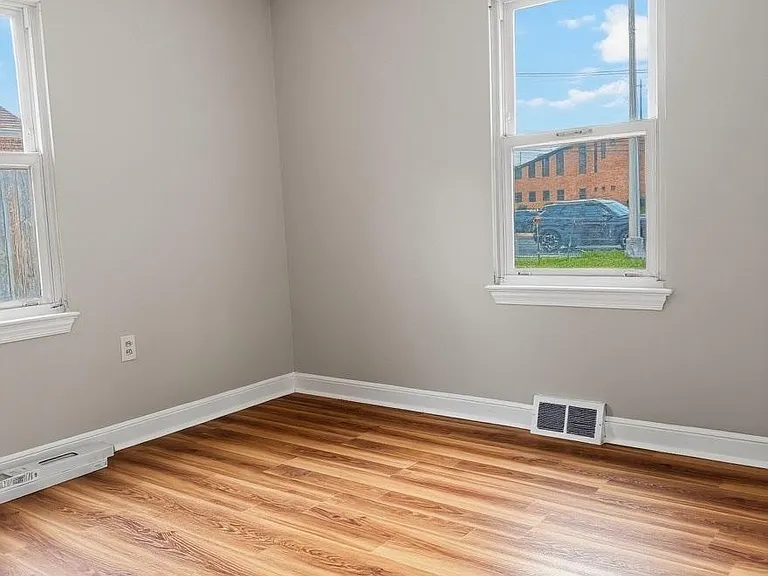 706 S College Ave — Photo 8