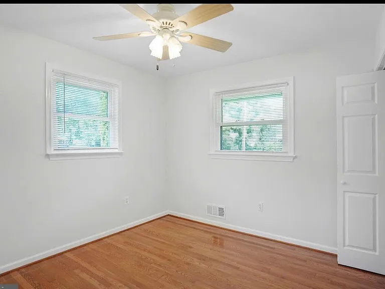 3908 Egan Dr — Photo 3