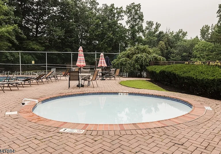 89 Continental Rd — Photo 32