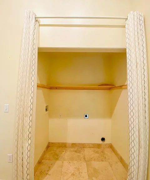 271 E Ailee Ln — Photo 3
