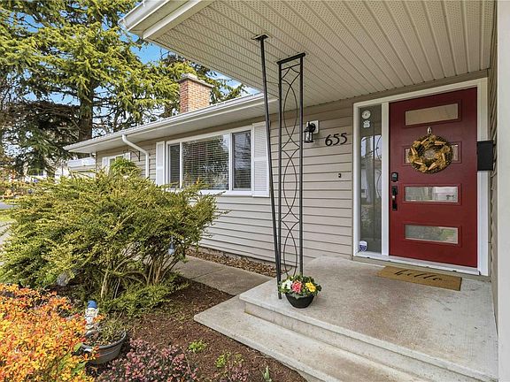 4th image of 655 Rothwell St