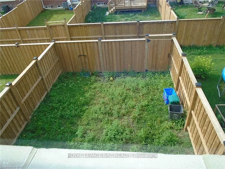 37 Sparkle Dr — Photo 18