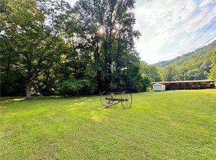 158 Ed Stone Branch Rd, Chapmanville, WV 25508