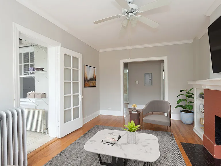 618 Hinman — Photo 14