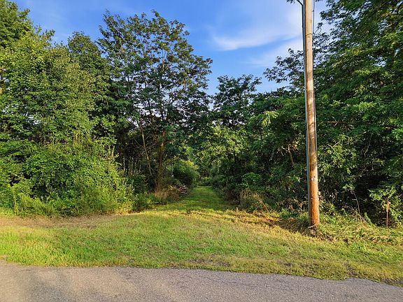 3rd image of 923 E Mulberry Hill Rd