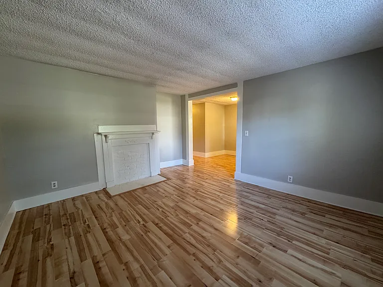909 Lischey Ave — Photo 4