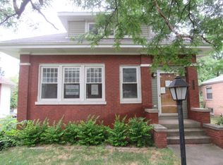 8348 Archer Ave, Willow Springs, IL 60480