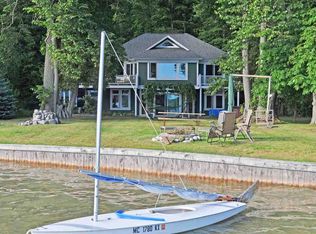 7259 W Day Forest Rd, Empire, MI 49630