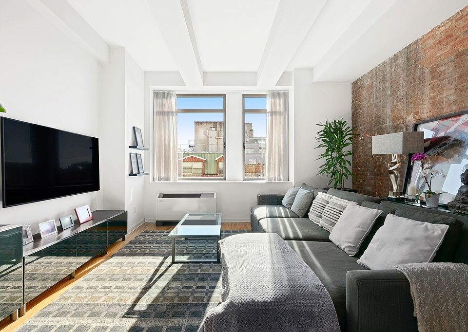 1st image of 252 7th Ave APT 10T