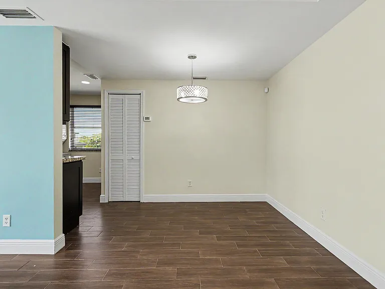 1250 SW 113th Ter #204 — Photo 17