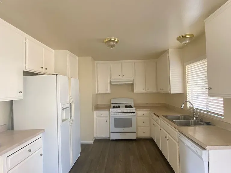 12553 Pascal Ave — Photo 7