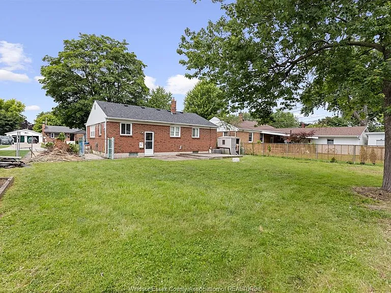 3162 Avondale Ave — Photo 17