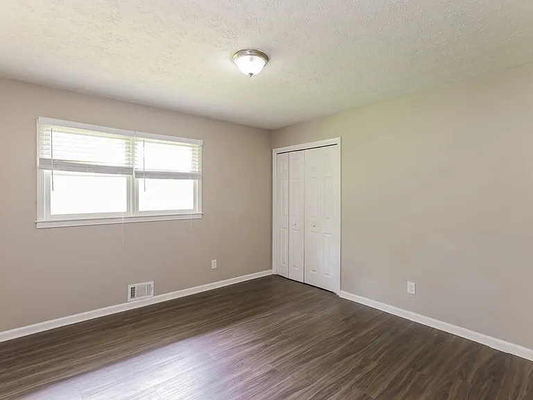 970 Kathryn Ct — Photo 13
