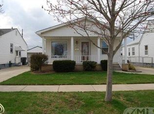 3862 20th St, Wyandotte, MI 48192