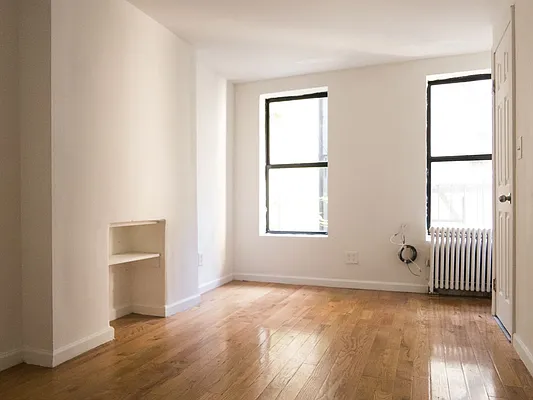 Rented by Crosstown Apartments NYC | media 8
