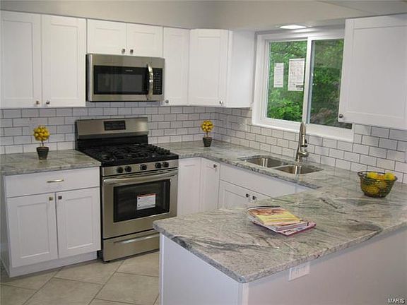 3rd image of 1470 Chandellay Dr
