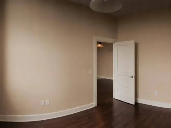 1375 N Ave W #104, Bridgeport, CT 06604