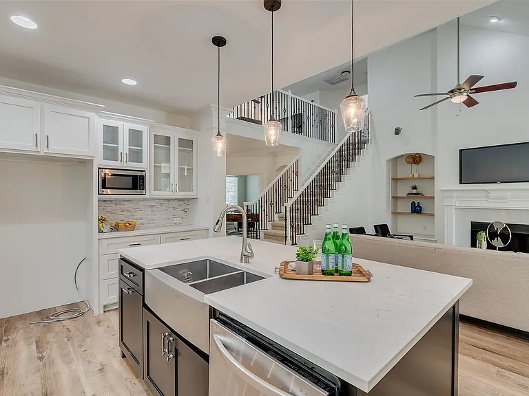 4411 Voyager Dr — Photo 13