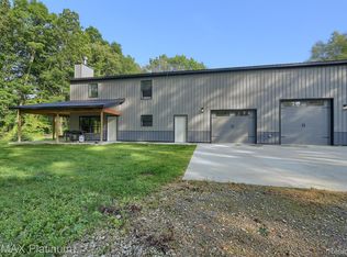 14174 Cole Rd, Linden, MI 48451