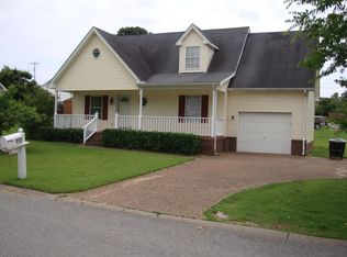 119 Cambridge Dr, Gallatin, TN 37066